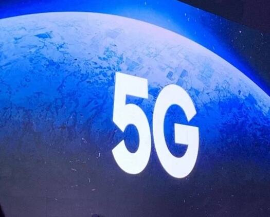 નવી દિલ્હીઃ દુનિયાના કેટલાય દેશો હવે 4જીની જગ્યાએ 5જી નેટવર્ક તરફ વળ્યા છે. હવે આ લિસ્ટમાં ભારતના પાડોશી દેશ ચીનનો પણ સમાવેશ થઇ ગયો છે. ચીને તિબેટ બોર્ડરની પાસે દુનિયાની સૌથી ઉંચી રડાર સ્થળ પર 5જી સિગ્નલ બેઝ ખોલી દીધો છે. અહીંના ગનવાલા રડાર સ્ટેશન પર ચીને ઇન્ટરનેટ સર્વિસ શરૂ કરી દીધી છે.