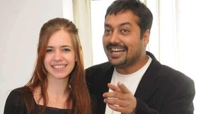 कल्कि को 2009 में डेट करने से पहले अनुराग अपनी पहली पत्नी आरती बजाज को तलाक दे चुके थे. दो साल की डेटिंग के बाद अनुराग और कल्कि ने 2011 में शादी कर ली थी.