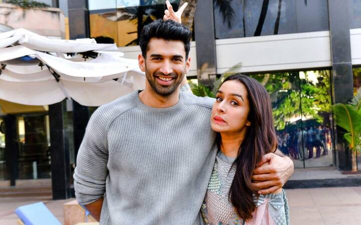 आदित्य-श्रद्धा ने कभी अपने अफेयर को स्वीकार नहीं किया और दोनों अपने काम से काम रखते रहे. आशिकी 2 के बाद दोनों ओके जानू में साथ नज़र आए जो कि फ्लॉप साबित हुई थी.