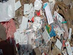 अमरोहा में बड़ी लापरवाही, कोरोना जांच किट को खुले मैदान में फेंका, अफसर भी नहीं दिखे गंभीर