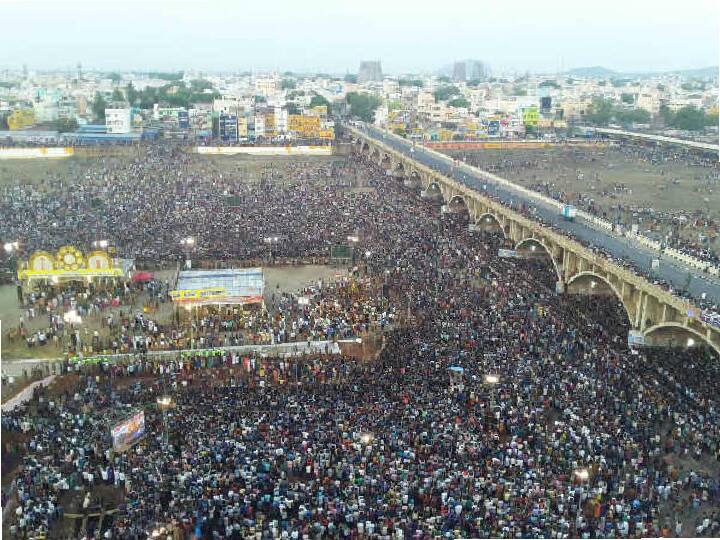 Madurai branch of the High Court restriction high pressure motors to pump water kallazhagar - TNN கள்ளழகர் மீது உயர் அழுத்த மோட்டார் வைத்து தண்ணீர் பீய்ச்சி அடிக்க கட்டுப்பாடு - மதுரை உயர்நீதிமன்றம்