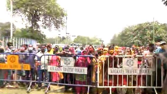 WB Elections: प्रचार पर चुनाव आयोग के बैन के खिलाफ Mamata Banerjee का धरना, जानिए क्या हैं तैयारियां