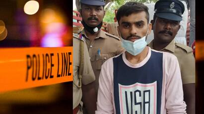 800 kg of banned gutka seized 800 கிலோ தடை செய்யப்பட்ட குட்கா பறிமுதல்
