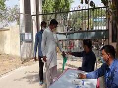 कैराना में नामांकन के दौरान कोरोना गाइडलाइन का सख्ती से पालन, डीएम ने किया दौरा