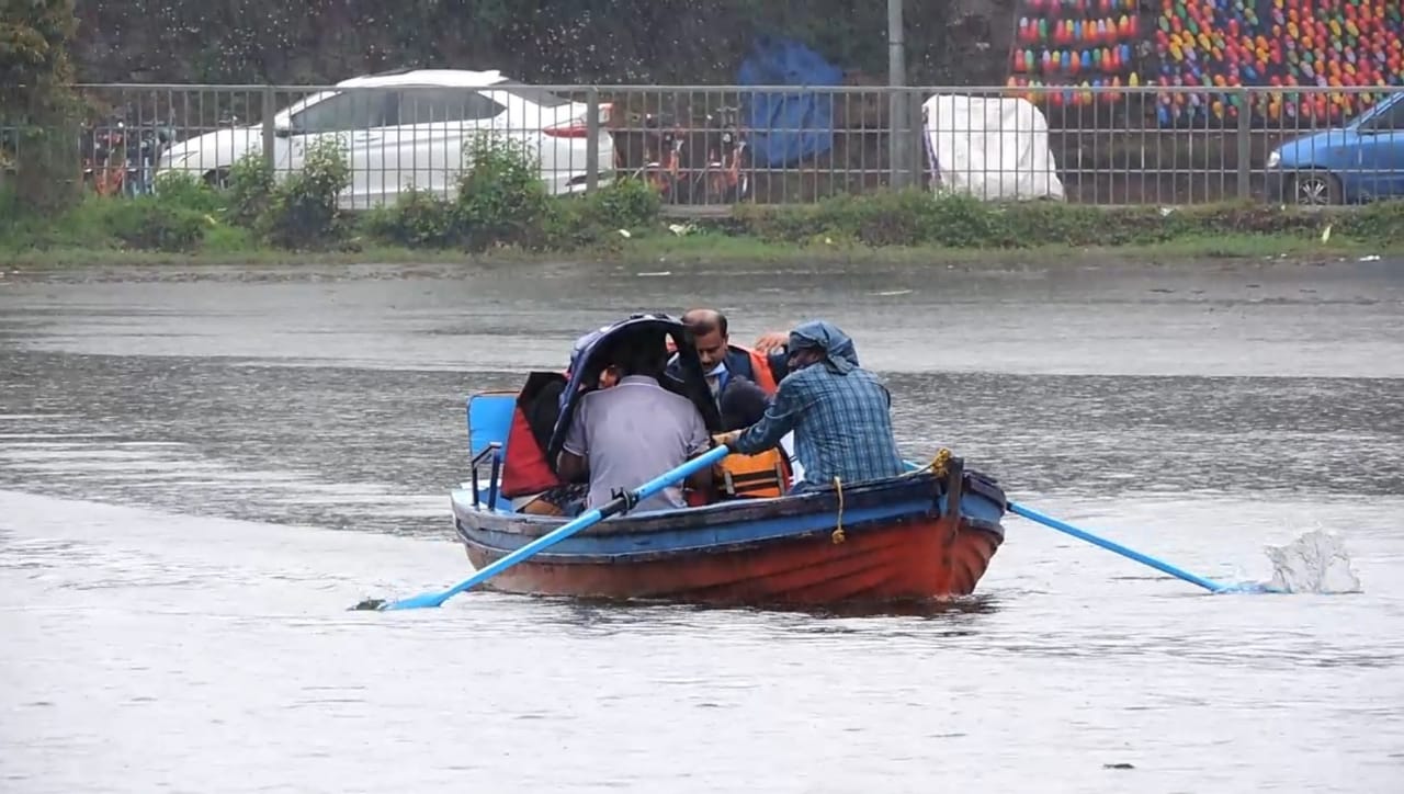 தென் மாவட்டங்களில் கொட்டித் தீர்க்கும் மழை