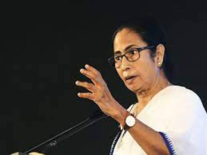 West Bengal 5th phase Election mamata banerjee dharna protest against EC campaigning ban தேர்தல் ஆணையம் முடிவை எதிர்த்து மமதா பேனர்ஜி இன்று தர்ணா போராட்டம்