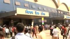 Mumbai: Crowd gather at Lokmanya Tilak Terminus ahead of curfew; Railway appeals not to panic