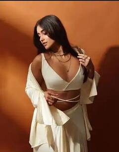 Ileana D’Cruz ਨੇ ਗਲੈਮਰਸ ਲੁੱਕ ਨਾਲ ਧੜਕਾਇਆ ਫੈਨਸ ਦਾ ਦਿਲ, ਵ੍ਹਾਈਟ ਡ੍ਰੈਸ 'ਚ ਦਿੱਤੇ ਕਮਾਲ ਦੇ ਪੋਜ਼