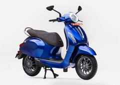 Bajaj Chetakનુ બુકિંગ ફરી એકવાર શરૂ, મોબાઇલ સાથે કનેક્ટ થઇને સ્ટાર્ટ થઇ શકશે સ્કૂટર, જાણો શું છે કિંમત ને ફિચર્સ