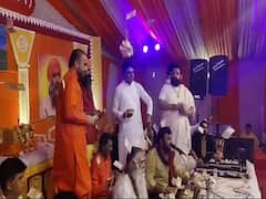 Haridwar Kumbh: गुजराती गायक कीर्तिदान गढ़वी के भजन संध्या कार्यक्रम में नोटों की बारिश, प्रशंसकों ने बरसाये करोड़ों रुपये