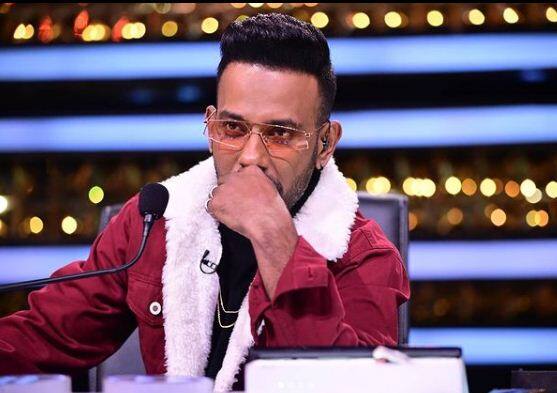 डांस दीवाने 3 में कई बड़े सितारे नजर आए थे. शो के जज धर्मेश की जगह पुनीत पाठक और शक्ति मोहन ने ले ली है क्योंकि धर्मेश कोरोना संक्रमित हो गए थे.