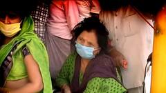 Corona Second Wave: ना मिल रहे बेड, ना समय से एंबुलेंस..नए स्ट्रेन ने मचाया कोहराम