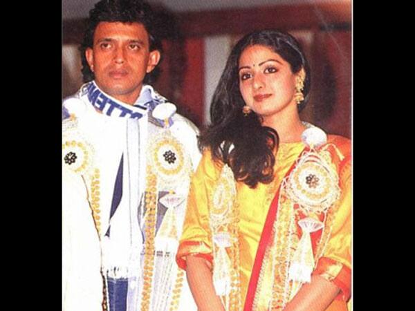 श्रीदेवी (Sridevi) बॉलीवुड की पहली लेडी सुपरस्टार कही जाती थीं. उन्होंने एक से बढ़कर एक फिल्मों में काम किया और अपनी पर्सनल लाइफ के चलते भी सुर्खियों में रहीं. श्रीदेवी का नाम सबसे पहले बॉलीवुड के डिस्को डांसर मिथुन चक्रवर्ती के साथ जुड़ा.