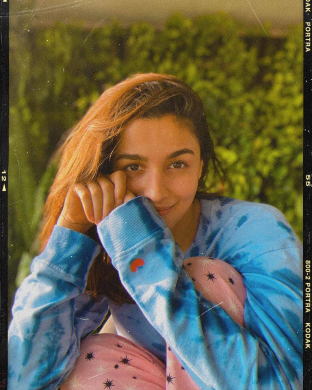 आलिया भट्ट की कोरोना रिपोर्ट निगेटिव आई, एक्ट्रेस ने कहा- ऐसा समय है कि निगेटिव होना अच्छा लग रहा है Alia Bhatt Covid 19 Report Negative आलिया भट्ट की कोरोना रिपोर्ट निगेटिव आई, एक्ट्रेस ने कहा- ऐसा समय है कि निगेटिव होना अच्छा लग रहा है