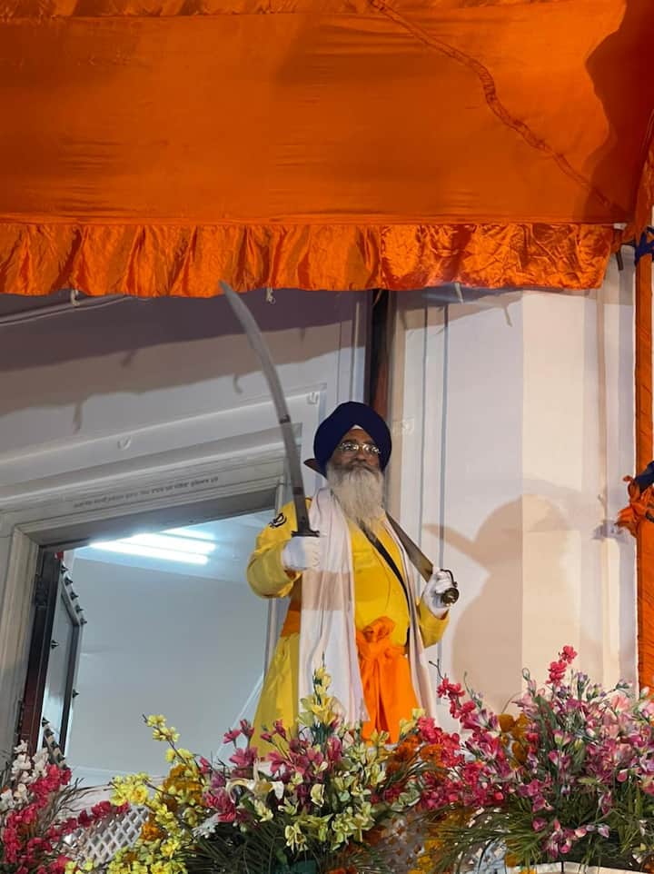 ਤੇਗ - ਗੁਰੂ ਤੇਗ ਬਹਾਦਰ ਜੀ ਦਾ ਪਾਵਨ ਸ਼ਸਤਰ।