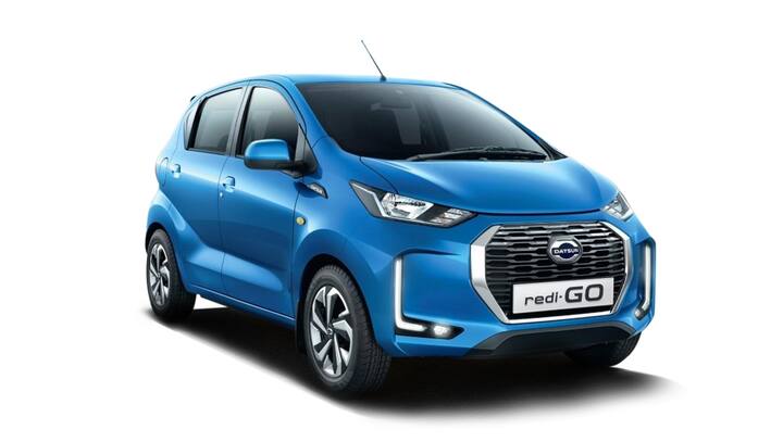 Datsun Redi-Go- જો તમે એપ્રિલ મહિનામાં એટલે કે આ મહિનામાં Datsun Redi-Goને ખરીદવા ઇચ્છો છો, તો કંપની તરફથી તમને આ કાર પર 37,000 રૂપિયાનુ ડિસ્કાઉન્ટ આપવામાં આવી રહ્યું છે. 15,000 રૂપિયાનુ કેશ ડિસ્કાઉન્ટ, 15,000 રૂપિયા સુધીનુ એક્સચેન્જ બૉનસ સામેલ છે. સાથે જ ડટસનની આ કાર પર 7,000 રૂપિયાનુ એક્સ્ટ્રા ડિસ્કાઉન્ટ પણ આપવામાં આવી રહ્યું છે. કારની દિલ્હી એક્સ-શૉ રૂમની કિંમત 3,83,800 રૂપિયાથી શરૂ થાય છે.