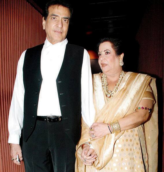 मरीन ड्राइव पर बड़े ही फिल्मीं अंदाज़ में शुरू हुई थी Jeetendra और शोभा की प्रेम कहानी मरीन ड्राइव पर बड़े ही फिल्मीं अंदाज़ में शुरू हुई थी Jeetendra और शोभा की प्रेम कहानी