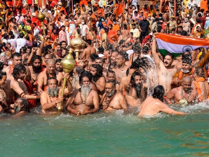 Niranjani Akhada and Anand Akhada announce end of Kumbh on 17th April ann कोरोना के चलते निरंजनी और आनंद अखाड़े का बड़ा फैसला, 17 अप्रैल को कुंभ समाप्ति का किया ऐलान