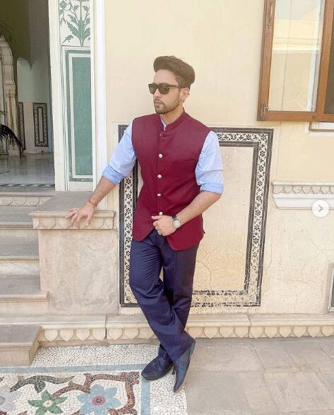 अध्ययन सुमन(Adhyayan Suman) - आदित्य के साथ रिश्ता खत्म होने के बाद कंगना का नाम शेखर सुमन के बेटे अध्ययन सुमन के साथ भी जोड़ा गया. 2009 में दोनों ने साथ में राज़ सीरीज़ की एक फिल्म में हिस्सा लिया था. लेकिन जल्द ही इनके रिश्ते में भी कड़वाहट की ख़बरें आने लगी