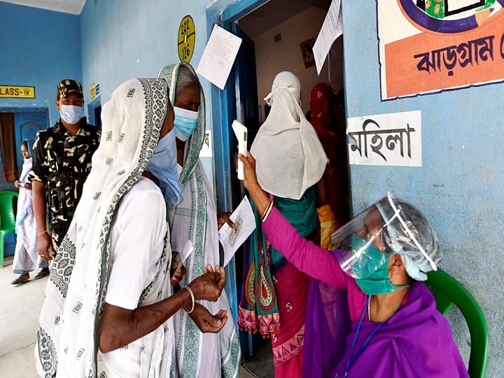 West Bengal Election 2021: Election Commission On Holding Remaining Polls In One Go Amid Coronavirus Scare West Bengal Election: EC Clarifies Speculation Of Clubbing Remaining Phases Amid Covid Scare; Know What It Said