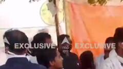 Bhadohi पोलिंग बूथ पर मचा जबरदस्त बवाल, फर्जी मतदान को लेकर हंगामा और मारपीट