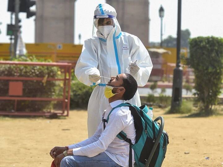 Delhi reports 76 new Coronavirus cases and 1 death in last 24 hours  दिल्ली में आज कोरोना से गई एक शख्स की जान, संक्रमण दर 0.09 फीसदी, सामने आए 76 नए केस