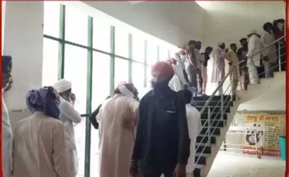 ਲੌਕਡਾਉਨ ਦੇ ਡਰ ਨੇ ਨਸ਼ੇੜੀਆਂ ਨੂੰ ਪਾਇਆ ਵਕਤ, ਨਸ਼ਾ ਛਡਾਓ ਕੇਂਦਰ ਬਾਹਰ ਲੱਗੀਆਂ ਲੰਬੀਆਂ ਕਤਾਰਾ