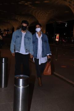 एक दूसरे का हाथ थामें और मैचिंग ड्रेस में एयरपोर्ट पर नज़र आए Ranveer और Deepika, देखें तस्वीरें