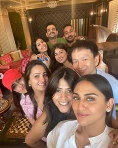 IN PICS: Anita Hassanandani Cuts Special ‘Hottie At 40’ Cake While Celebrating 40th Birthday With Ekta Kapoor, Surbhi Jyoti, Krystle D’Souza & Others!
