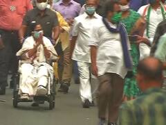 West Bengal Election 2021: হুইল চেয়ারে রোড শো মমতার, ‘বাংলায় পরিবর্তন দরকার নেই’, দাবি জয়ার