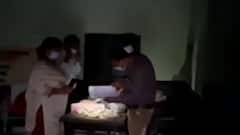 Saharanpur पोलिंग स्टेशन पर बदइंतजामी का आलम, बैठने के लिए कुर्सियों तक का इंतजाम नहीं