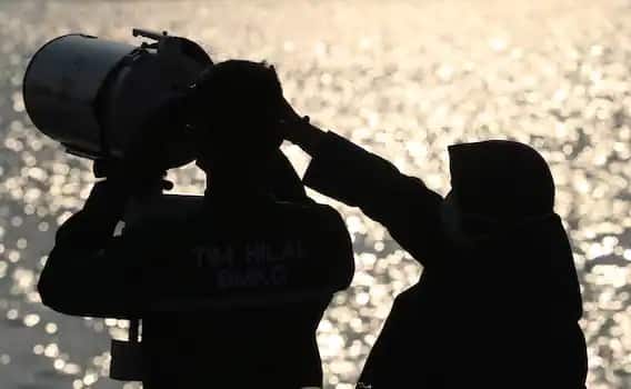 ইন্দোনেশিয়াতে মুসলিম সম্প্রদায়ের বহু মানুষ বসবাস করেন। সেখানে মহা সমারোহে পালিত হল আজকের দিনটি।