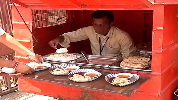 Aurangabad | औरंगाबादेत शिवभोजन थाळीसाठी लोकांच्या रांगा