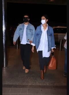 ਹੱਥਾਂ 'ਚ ਹੱਥ ਪਾ ਇੱਕੋ ਜਿਹੇ ਕੱਪੜੇ ਪਾਏ ਏਅਰਪੋਰਟ 'ਤੇ ਸਪੌਟ ਹੋਏ Deepika Padukone ਤੇ Ranveer Singh ਦੀਆਂ ਖੂਬਸੂਰਤ ਤਸਵੀਰਾਂ