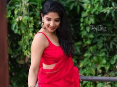 நடிகை சாக்ஷி அகர்வாலின் ஸ்டைலிஷ் புகைப்படங்கள்