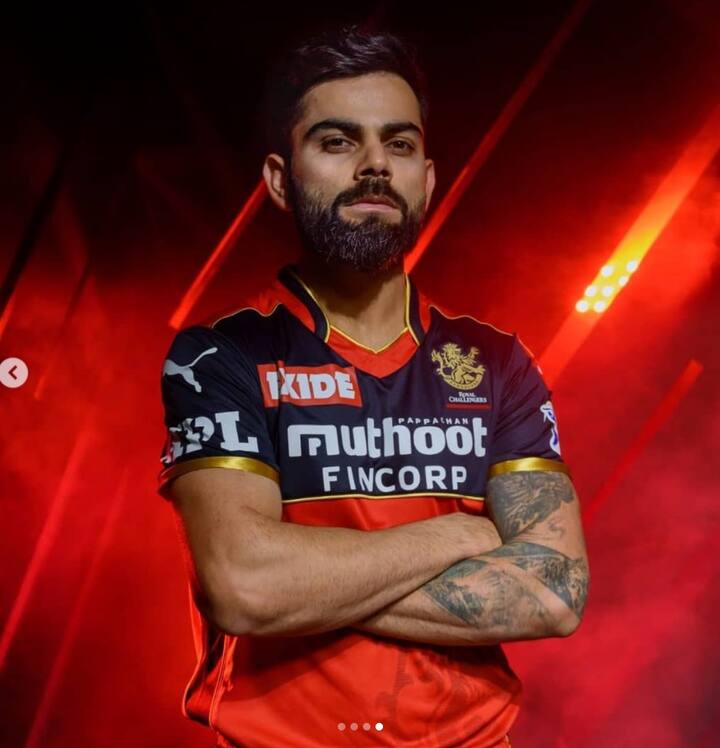 সেঞ্চুরির তালিকায় দু'নম্বরে রয়েছেন বিরাট কোহলি। ১৯৪টি ম্যাচে ৫টি সেঞ্চুরি রয়েছে কোহলির। এবার গেলের রেকর্ড ভেঙে দেওয়ার সুবর্ণ সুযোগ রয়্য়াল চ্যালেঞ্জার্স ব্যাঙ্গালোরের অধিনায়কের সামনে।