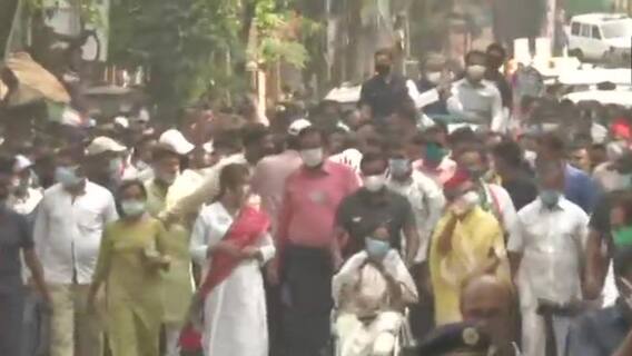 West Bengal Election 2021: বেলেঘাটায় মমতার রোড শোয়ে পা মেলালেন জয়া বচ্চনও