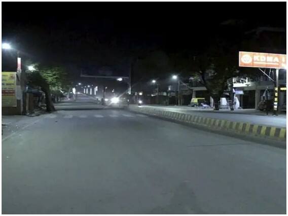 वाराणसी: शहर में लगा नाइट कर्फ्यू, वीकेंड लॉकडाउन पर भी लिया फैसला वाराणसी: शहर में लगा नाइट कर्फ्यू, वीकेंड लॉकडाउन पर भी लिया फैसला