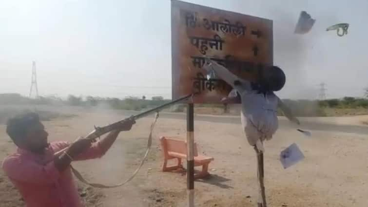 Rajasthan a youngster shoot BJP leader statue ਬੀਜੇਪੀ ਲੀਡਰ ਦਾ ਗੋਲ਼ੀ ਨਾਲ ਸਿਰ ਉਡਾਉਣ ਦੀ ਧਮਕੀ, ਪੁਤਲੇ ਨੂੰ ਸ਼ਰੇਆਮ ਮਾਰੀ ਗੋਲੀ