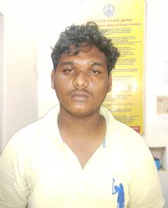 சிறுமிக்கு பாலியல் தொல்லை: திமுக இளைஞரணி நிர்வாகி கைது