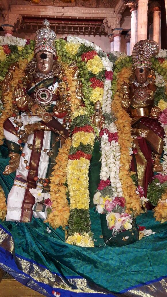 மீனாட்சி சுந்தரேஸ்வரர் சகிதமாய்