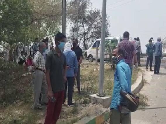 UP Coronavirus Death: सरकारी आंकड़ों से अलग नजर आई गाजियाबाद श्मशान घाट की तस्वीर, पढ़ें खबर UP Coronavirus Death: सरकारी आंकड़ों से अलग नजर आई गाजियाबाद श्मशान घाट की तस्वीर, पढ़ें खबर