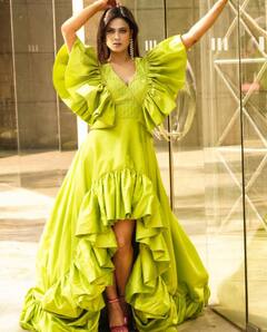 In pics: Shweta tiwari ने ग्रीन कलर के गाउन में कराया शानदार फोटोशूट, बेहद हॉट लुक देती आईं नजर