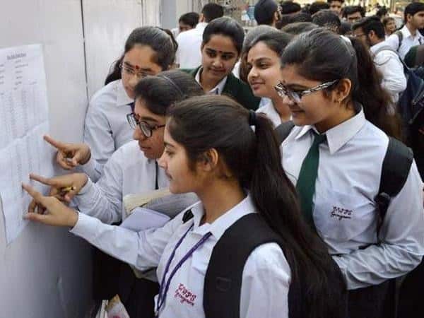 TN 12th Board Exam 2021: HSC Exam Postponed, Practical To Be Conducted As Per Plan TN 12th Board Exam 2021: HSC Exam Postponed, Practical To Be Conducted As Per Plan