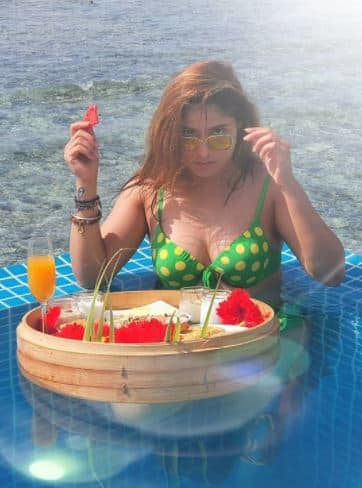The actress who is sister of comedian Krushna Abhishek has been sharing tons of pictures from her exotic vaction that can make anyone go green in envy. [pic credit: Instagram/ Arti Singh]