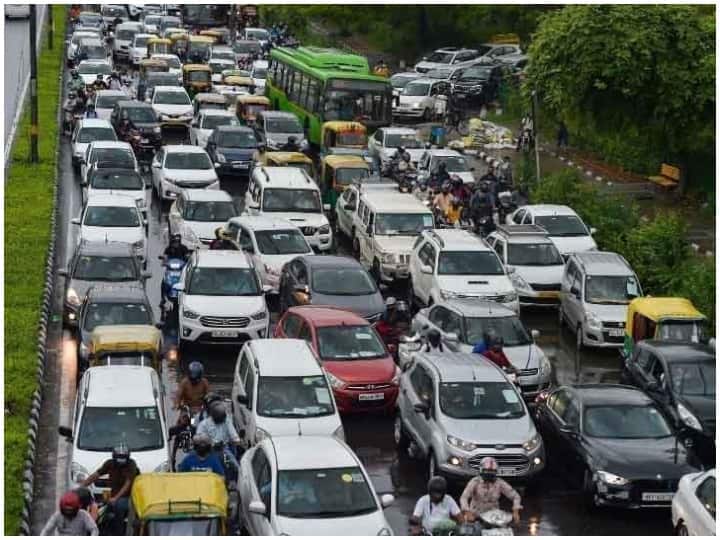 अगर गाड़ी में नहीं करवाया ये काम तो चालान के लिए हो जाएं तैयार, पढ़ें पूरी खबर Without HSRP you may have to pay fine in Noida get booking done today अगर गाड़ी में नहीं करवाया ये काम तो चालान के लिए हो जाएं तैयार, पढ़ें पूरी खबर