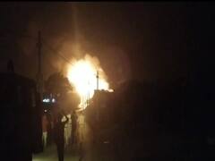 बिहार: बेतिया में गैस गोदाम में देर रात लगी भीषण आग, 50 से अधिक विस्फोट से थर्राया शहर