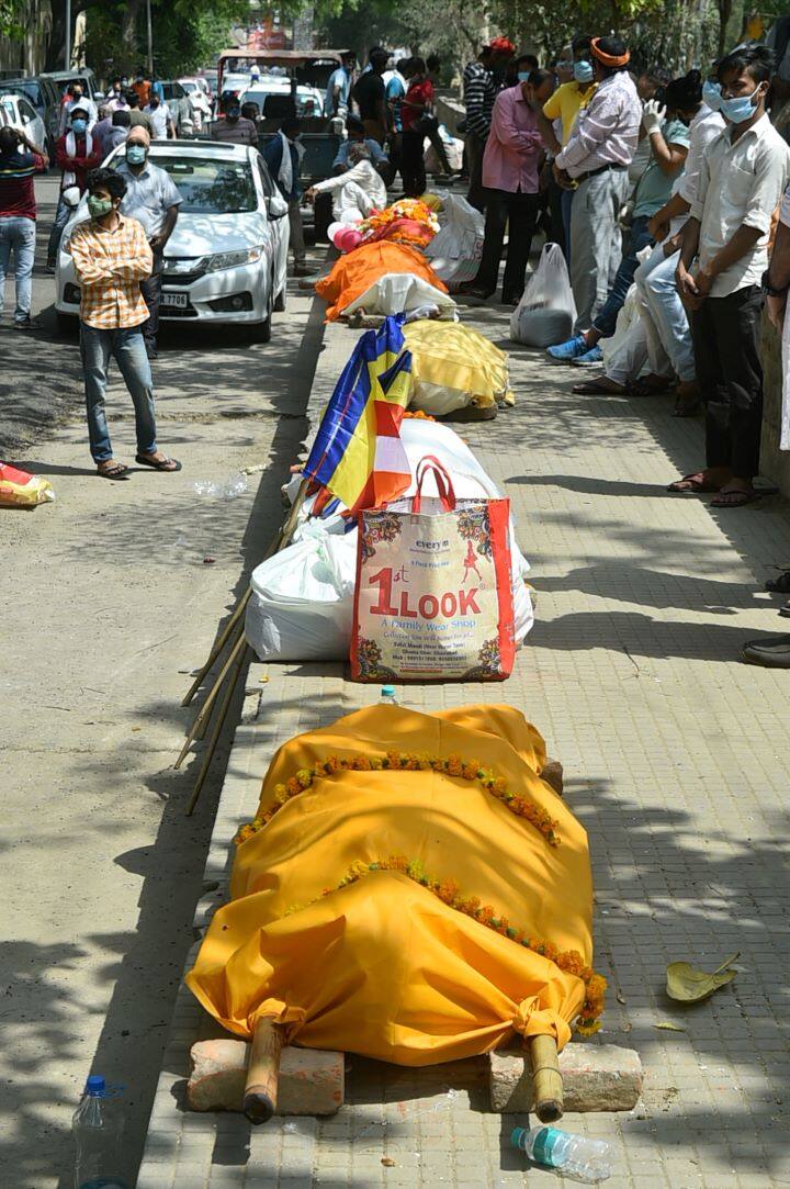 Amid the huge spike in Covid cases, the Yogi Adityanath Government has announced a complete lockdown on Sunday in Uttar Pradesh amid the rise in Covid cases. The restrictions will come into effect at 8 PM Saturday night and remain in place till Monday at 7 AM. (Image: Hindon Crematorium/PTI)