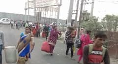 ਫਿਰ ਆਇਆ ਓ ਹੀ ਦੋਰ, ਸਮਾਨ ਮੋਢਿਆ 'ਤੇ ਚੱਕ ਘਰਾਂ ਨੂੰ ਚੱਲੇ ਮਜ਼ਦੂਰ