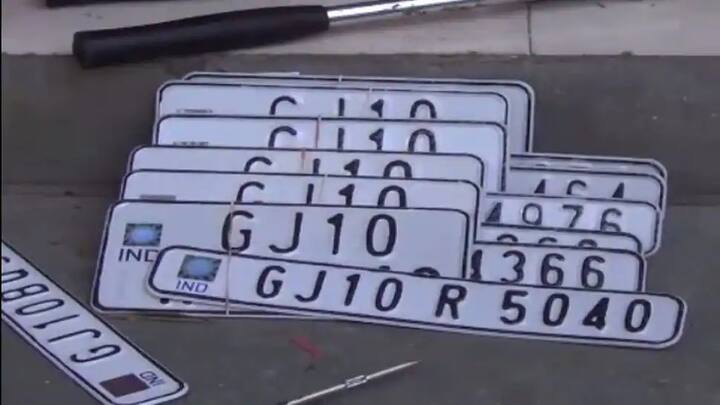 જો તમે આ નોઇડામાં રહેતા હોય અને HSRP નંબર પ્લેટ લગાવ્યા વિના પડકાશો તો તમારુ 5000 રૂપિયાનુ ચલણ કપાઇ શકે છે.